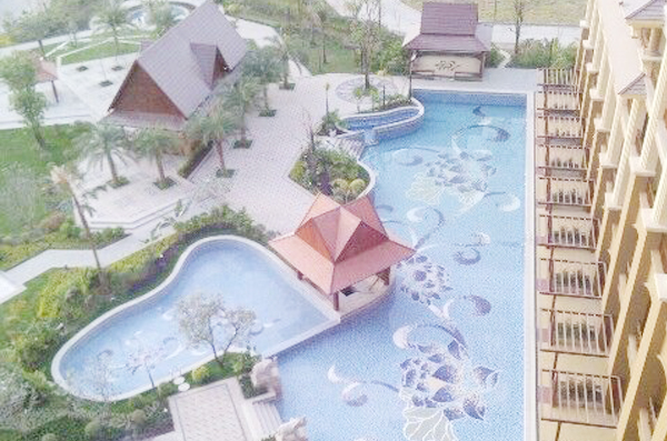 laos-hotel-pool